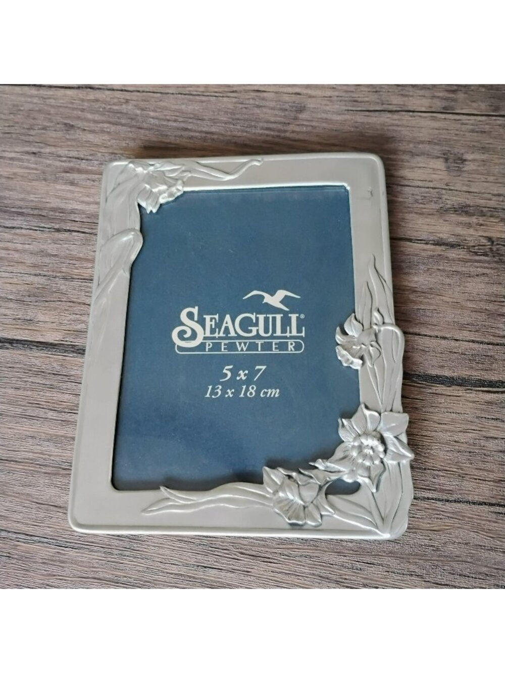 Seagull Pewter Floral Engraved 5x7 Photo Picture Frame Silver Daffodils